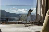 Blick vom Apartment auf den Balkon (c) Hannes Niederkofler (Paula Wiesinger Apartments & Suites)