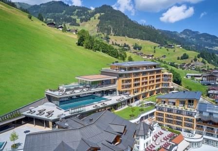 DAS EDELWEISS Salzburg Mountain Resort Außenansicht  © Michael Huber