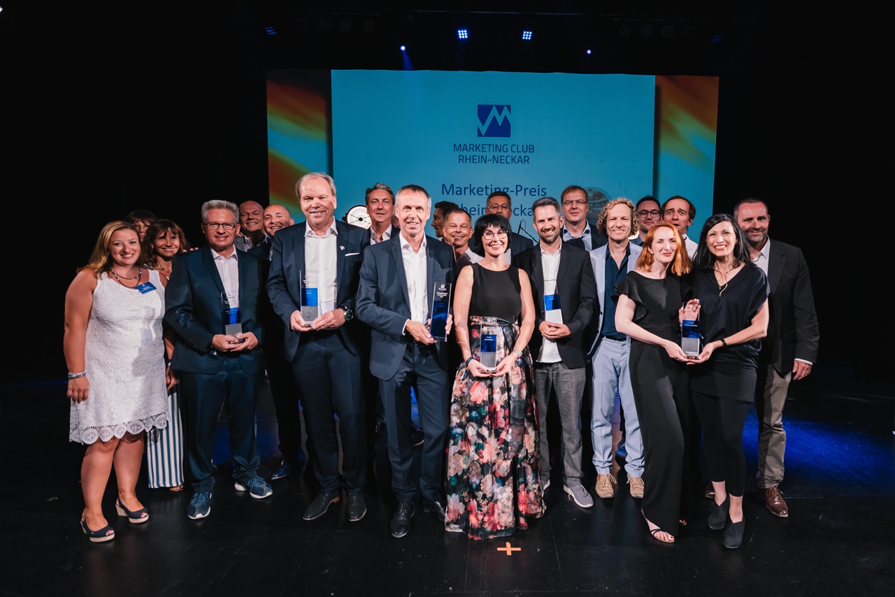 Die Preisträger des 8. Marketing-Preis Rhein-Neckar sowie Vorstand des Marketing Club Rhein-Neckar. 