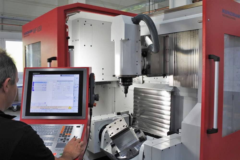 KUNZMANN 5-Achs-Simultan-Version der WF 650 mit CNC-Schwenk-/Rundtisch (Foto: KUNZMANN). KUNZMANN 5-Achs-Simultan-Version der WF 650 mit CNC-Schwenk-/Rundtisch (Foto: KUNZMANN).
