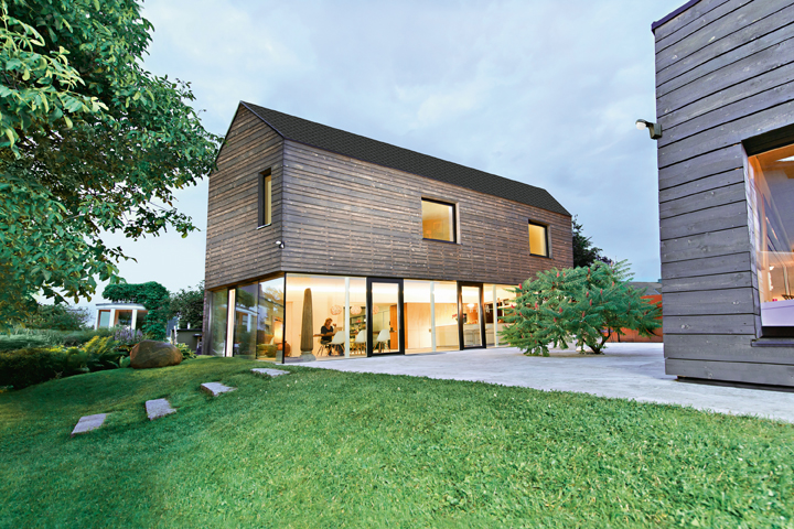 Die Smart Home-Lösung LUXORliving konzentriert sich auf die Funktionen, die im Alltag wichtig sind. Die Smart Home-Lösung LUXORliving konzentriert sich auf die Funktionen, die im Alltag wichtig sind.