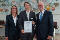 feierliche Urkundenübergabe an Markus Krieg (Bild: Timo Gliem) feierliche Urkundenübergabe an Markus Krieg (Bild: Timo Gliem)