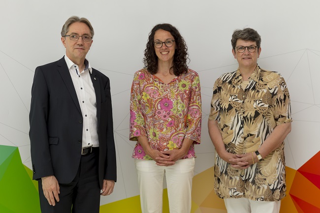 Abschlussfoto des Besuchs von Wissenschaftsministerin Angela Dorn am Fraunhofer SIT