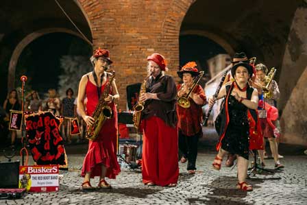 Ferrara Buskers Festival, The red boot band © Luisa-Veronese