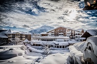 Peternhof in malerischer Winterlandschaft