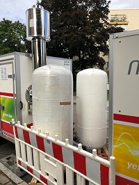 Zur konstanten Druckhaltung wurden zusätzliche Ausggleichsbehälter von mobiheat zwischengeschaltet.