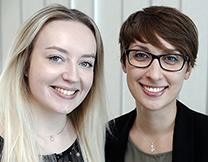 Christina Kohne (l.) und Juliane Burbach absolvieren ein zweijähriges Trainee-Programm. © hob