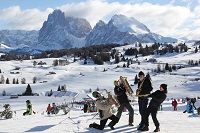 Swing on snow (c) Hannes Niederkofler (Hotel Steger-Dellai) Swing on snow (c) Hannes Niederkofler (Hotel Steger-Dellai)