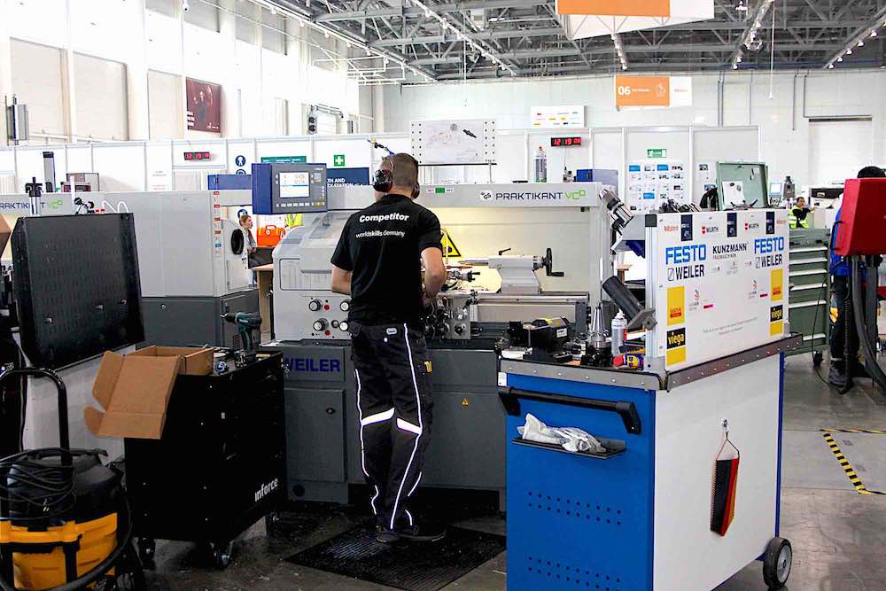 WorldSkills Kasan: Die besten Nachwuchsfachkräfte auf Maschinen von WEILER + KUNZMANN (Foto: WEILER) WorldSkills Kasan: Die besten Nachwuchsfachkräfte auf Maschinen von WEILER + KUNZMANN (Foto: WEILER)