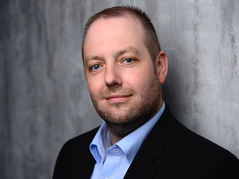 Christian Davids freut sich: Die Ashelka GmbH setzt auf den Full-Service-Ansatz der DIAGONAL Gruppe.