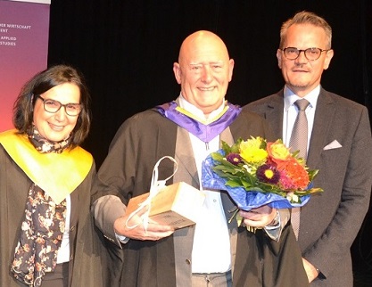 Prof. Roy J. Jenkins (Mitte) Prof. Perizat Daglioglu, Wolfgang Dittmann. Foto: Franz Motzko