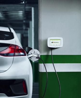 Eine von 25.000 geplanten smarten Ladesäulen für Elektrofahrzeuge von Iberdrola. (© Iberdrola)