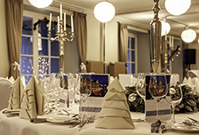 Kulinarik & Klassik bei der Eröffnungsgala im Moselschlösschen. © Moselschlösschen | Nora Camphausen Kulinarik & Klassik bei der Eröffnungsgala im Moselschlösschen. © Moselschlösschen | Nora Camphausen