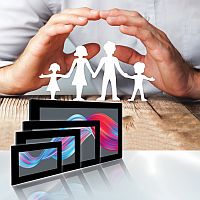 Mid-Range/Best Price - High End/Best Performance TFT Family Concept - jetzt auch mit 5“ TFT Mid-Range/Best Price - High End/Best Performance TFT Family Concept - jetzt auch mit 5“ TFT