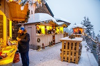 Beleuchtete Stände bei der Rauschbergweihnacht (c) Andreas Plenk (Ruhpolding Tourismus GmbH)