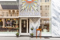 Eingang zum Feinkostladen Alimentari im Herzen Wiens (c) missionINGE (Das Triest)