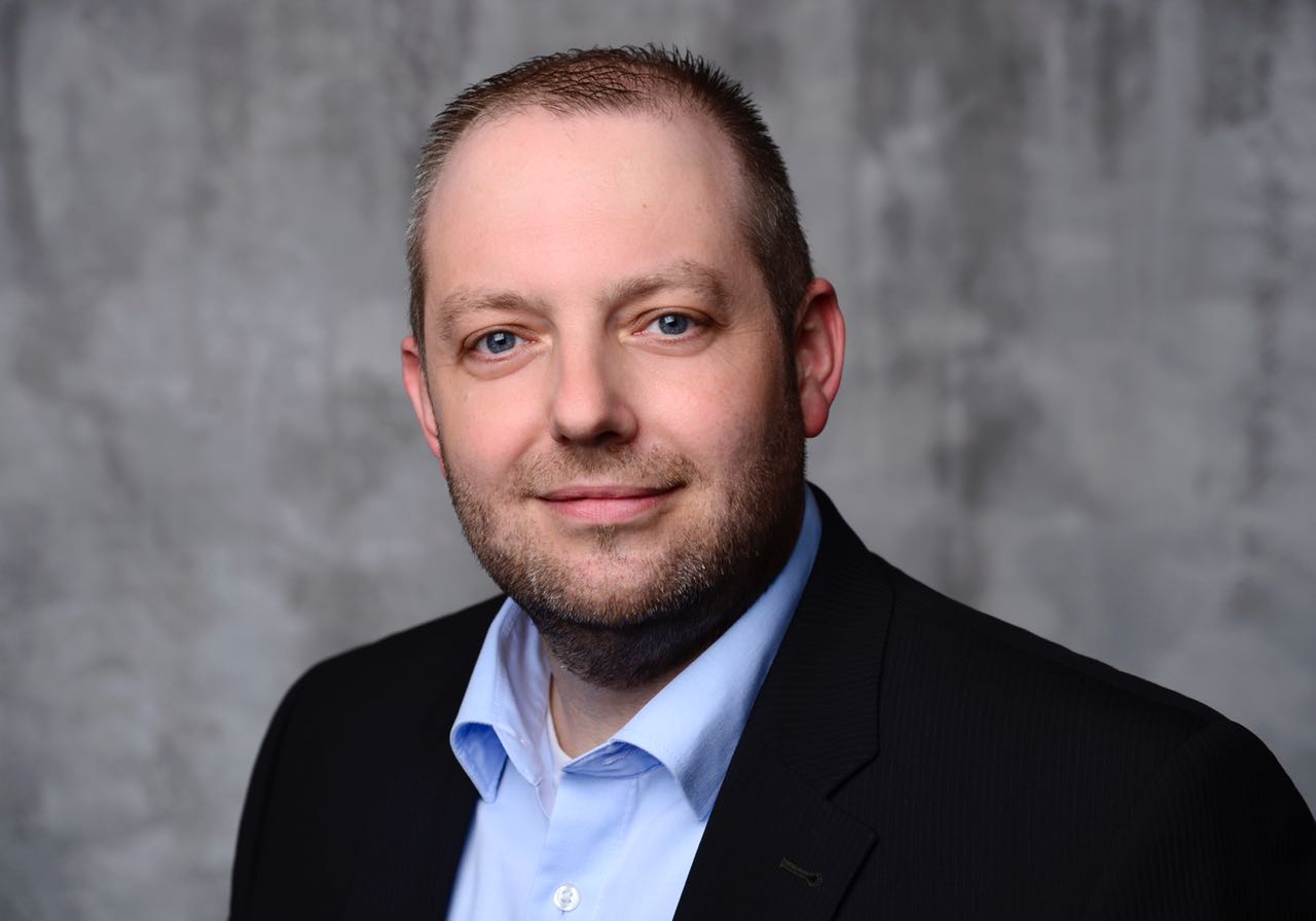 Für Christian Davids wird die Arbeit mit Informationen in Zukunft immer digitaler. Für Christian Davids wird die Arbeit mit Informationen in Zukunft immer digitaler.