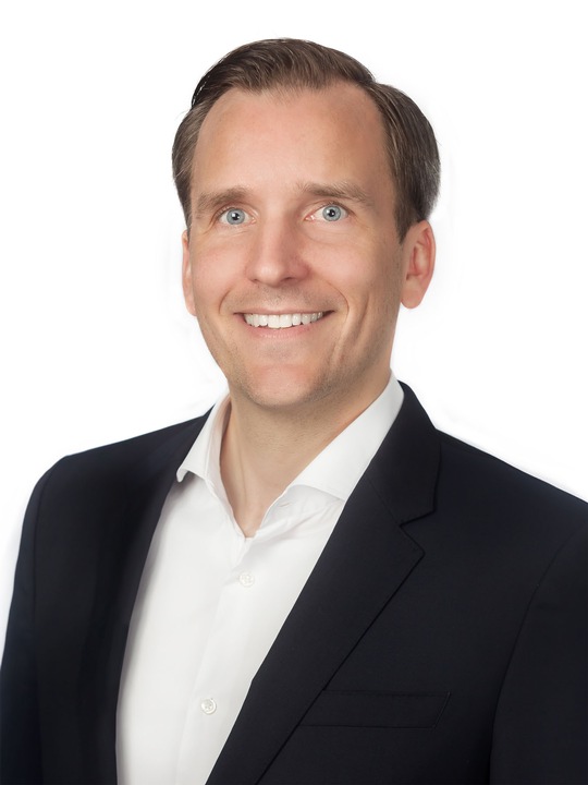 Tobias Hoffmeister kam im Februar 2017 von der Unternehmensberatung Accenture zu MHP. Tobias Hoffmeister kam im Februar 2017 von der Unternehmensberatung Accenture zu MHP.