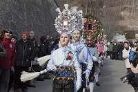 Prunkvolle Roller- und Scheller-Masken bei der Imster Fasnacht (c) Melitta Abber (Imst Tourismus) Prunkvolle Roller- und Scheller-Masken bei der Imster Fasnacht (c) Melitta Abber (Imst Tourismus)