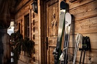 Grenzenloses Skifahren und individueller Freiraum im Chaletdorf in Leogang (c) Peter Küehnl (PURADIE
