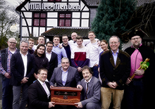 Gruppenbild der Jungbrauer mit dem neuen Gambrinus (r.) Marcel ter Steege. © Holger Bernert