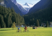 Der Tauernradweg lädt zum Naturerlebnis ein.