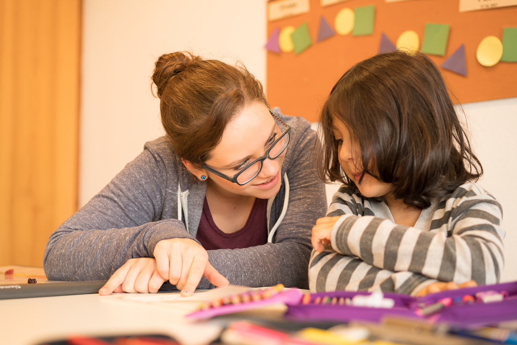 Logistikunternehmen GROUP7 unterstützt mit der Spende eine gezielte Einzelförderung von Kindern (Bil Logistikunternehmen GROUP7 unterstützt mit der Spende eine gezielte Einzelförderung von Kindern (Bil