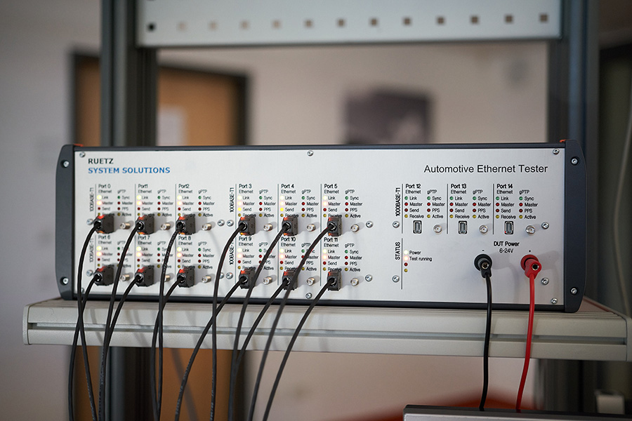 Automotive Ethernet Tester generiert Auslastungs- und Geschwindigkeitsszenarien und zeichnet sie auf Automotive Ethernet Tester generiert Auslastungs- und Geschwindigkeitsszenarien und zeichnet sie auf