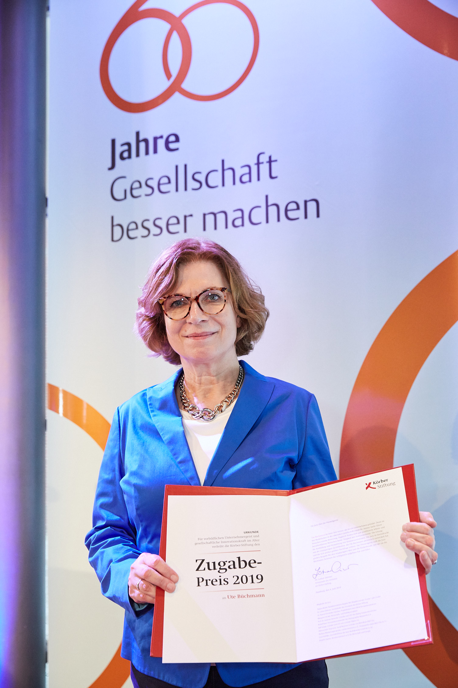 Ute Büchmann wurde 2019 mit dem Zugabe-Preis der Körber-Stiftung ausgezeichnet (Bildquelle: Claudia Ute Büchmann wurde 2019 mit dem Zugabe-Preis der Körber-Stiftung ausgezeichnet (Bildquelle: Claudia