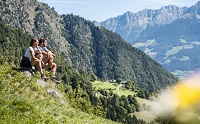 Herrlicher Blick in die Bergwelt beim Wandern (c) Hannes Niederkofler (Tourismusverein Algund)