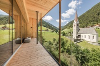Panoramasuite mit atemberaubendem Infinitybalkon (Naturhotel Rainer)