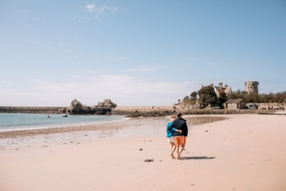   Im Frühling ist viel Platz für Strandspaziergänge