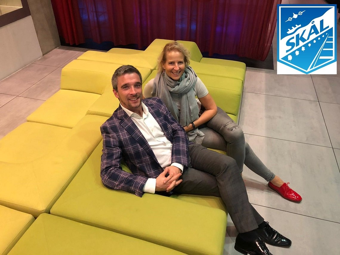 Eventmanagerin Ellen Kamrad zusammen mit Mark Muijrers, Präsident des Skål Club Köln (Bildquelle: Sk