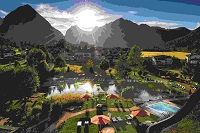 Idyllischer Blick auf die Außenanlage im Sommer (c) Gerhard Woltersdorfer (Das Rieser)