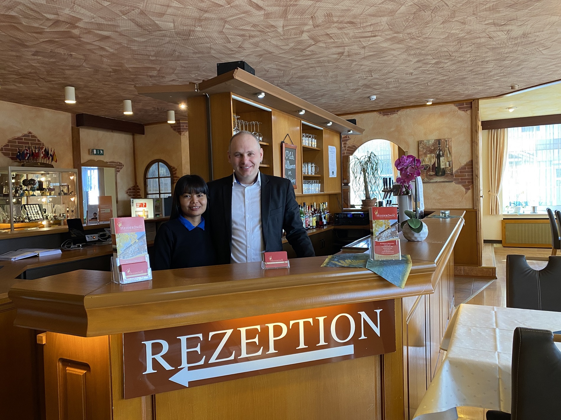 Heidekönig Hotel Celle - Carsten und Lamai Schleinitz Heidekönig Hotel Celle - Carsten und Lamai Schleinitz