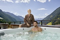 Zweisamkeit im Whirlpool genießen (c) Michael Huber (Hotel Quelle)