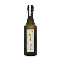 Mit Gold ausgezeichneter Shochu Kampou, Ookubo Shuzo, Kagoshima Mit Gold ausgezeichneter Shochu Kampou, Ookubo Shuzo, Kagoshima