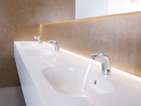 Berührungslose Armaturen sorgen für mehr Hygiene. Hier: die HANSAELECTRA. Foto: Hansa Armaturen GmbH Berührungslose Armaturen sorgen für mehr Hygiene. Hier: die HANSAELECTRA. Foto: Hansa Armaturen GmbH