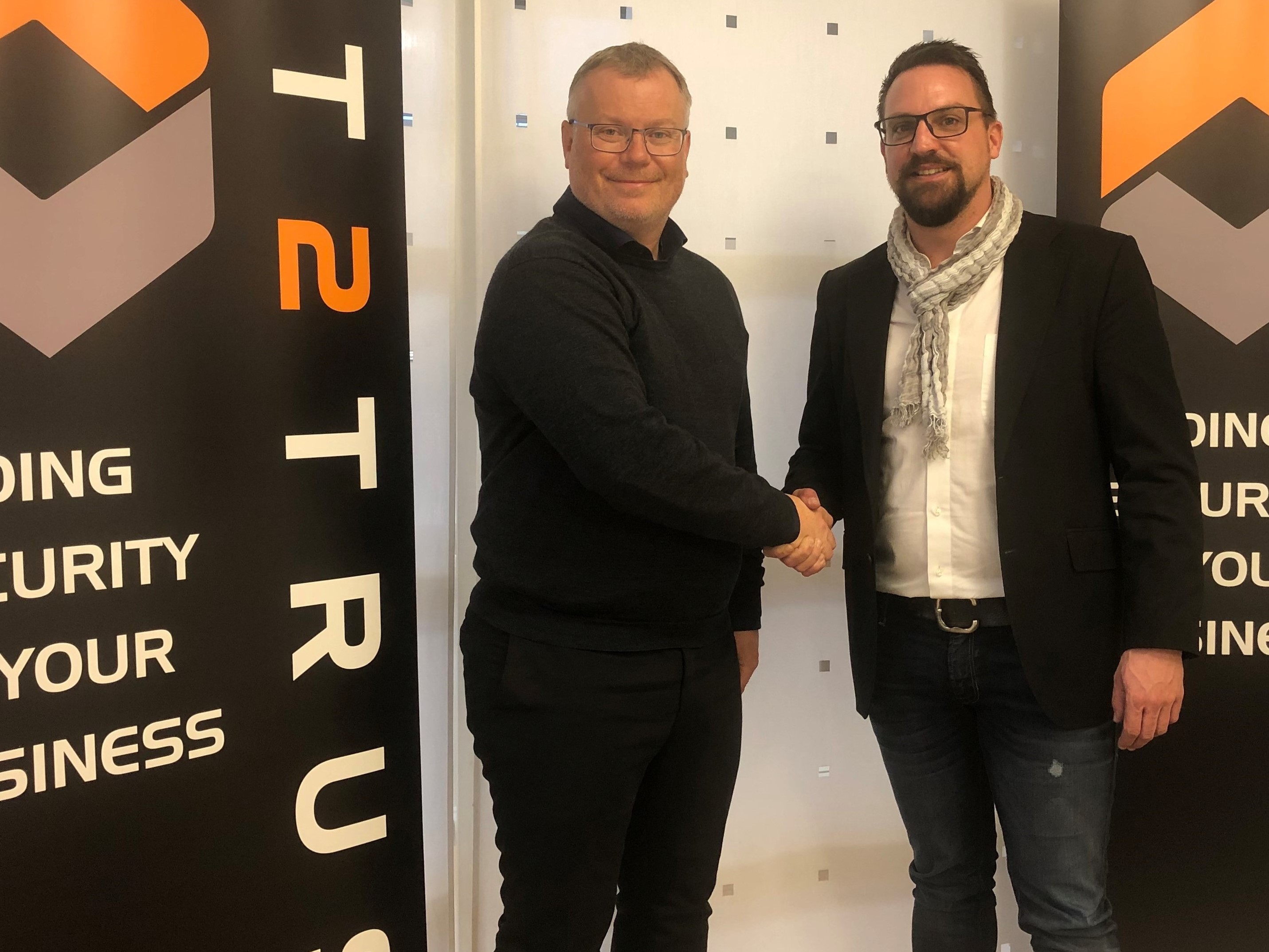 Peter Boll, CEO& Partner, IT2Trust und Matthias Nefzger, International Sales Manager, macmon sec