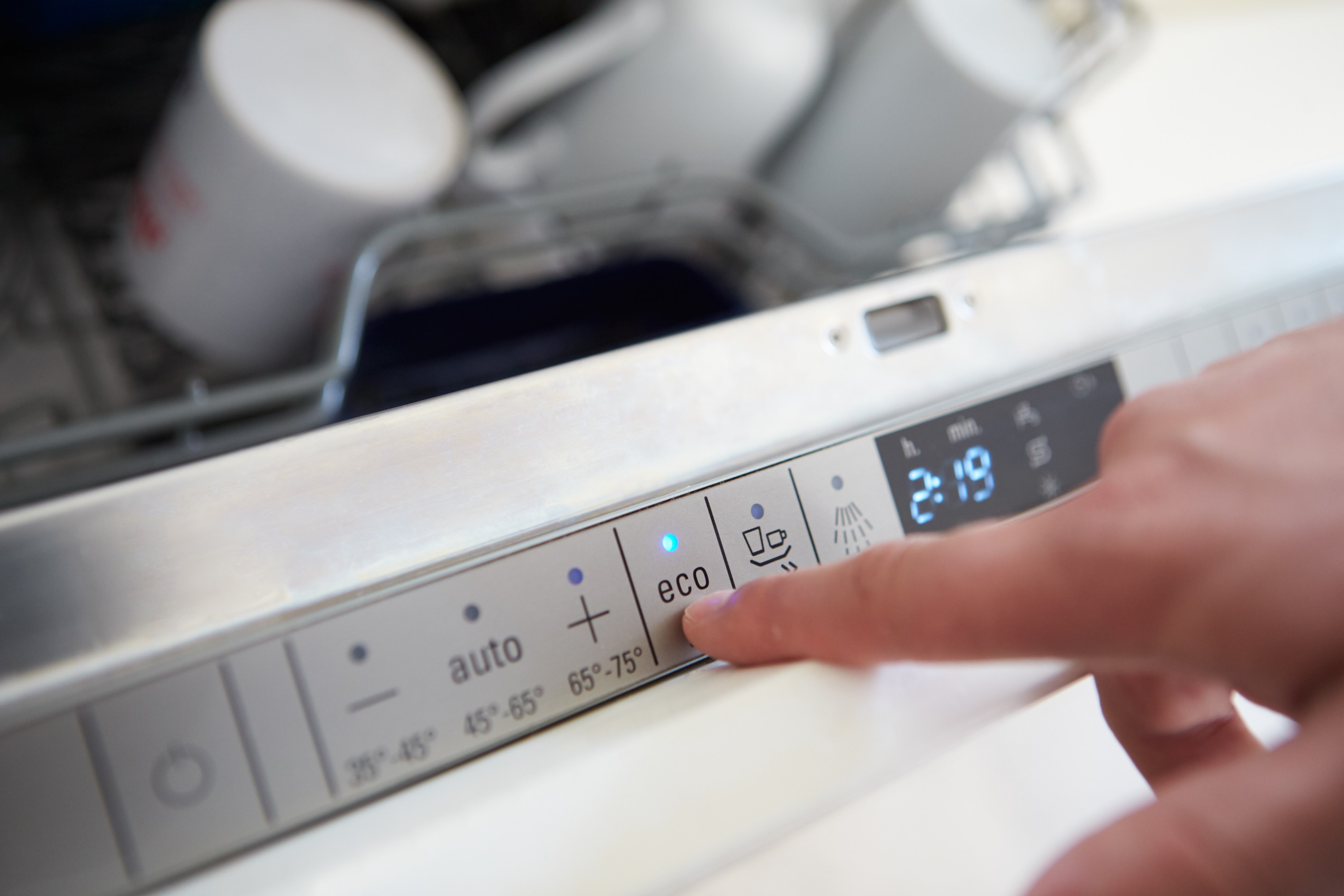 Wer die Vorteile energiesparender Haushaltsgeräte richtig nutzt, kann viel Geld sparen. (Bildquelle: