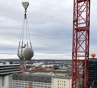 Aus Gewichtsgründen konnte der integrierte Heizöltank im Heizcontainer nur teilweise befüllt werden. Aus Gewichtsgründen konnte der integrierte Heizöltank im Heizcontainer nur teilweise befüllt werden.