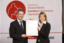 Dr. Fritz Audebert, Vorstand ICUnet.AG, Julia Stern, ICUnet.AG, Kundenorientiertester Dienstleister Dr. Fritz Audebert, Vorstand ICUnet.AG, Julia Stern, ICUnet.AG, Kundenorientiertester Dienstleister