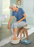 Für jung und alt: flexible Produktlösungen für das Generationenbad. Foto: Hansa Armaturen GmbH Für jung und alt: flexible Produktlösungen für das Generationenbad. Foto: Hansa Armaturen GmbH