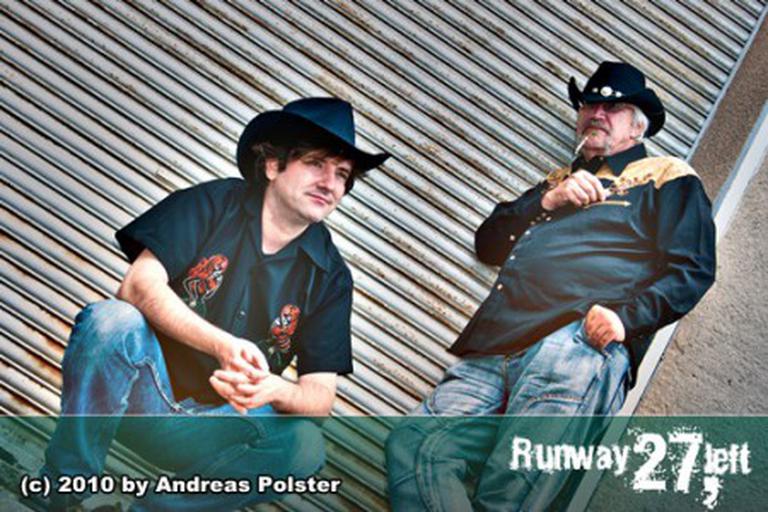 Runway 27, Let - copyright 2010 by Andreas Polster