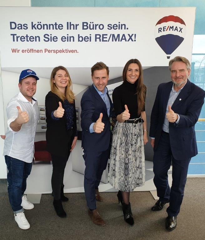 V.l.n.r.: Tony Poland (Scrivo PR, Berater), Loredana Scirè (RE/MAX, PR & Marketing Manager), Kai Opp