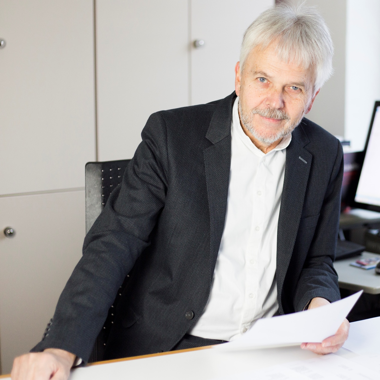 Der Architekt Prof. Hans-Jürgen Peter macht angehende Bauherren"fit" (Bildquelle: agwp/Vie Der Architekt Prof. Hans-Jürgen Peter macht angehende Bauherren"fit" (Bildquelle: agwp/Vie