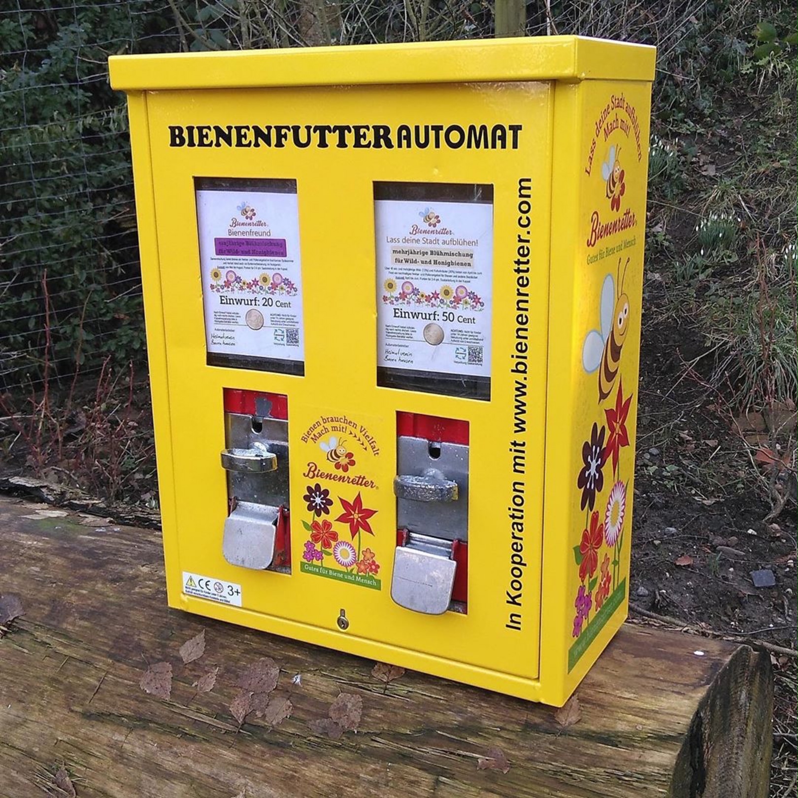 Der Bienenfutterautomat der Bienen hilft !
