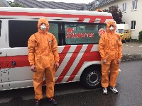 Durch die Vermittlung von BioLAGO erhält der Johanniter-Unfall-Hilfe e.V. Schutzanzüge für Einsätze. Durch die Vermittlung von BioLAGO erhält der Johanniter-Unfall-Hilfe e.V. Schutzanzüge für Einsätze.