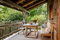 Balkon des Chalets mit Blick ins Grüne (c) www.guenterstandl.de