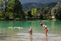 Badespaß am Badesee Weißlahn (c) Angélica Morales (Silberregion Karwendel)